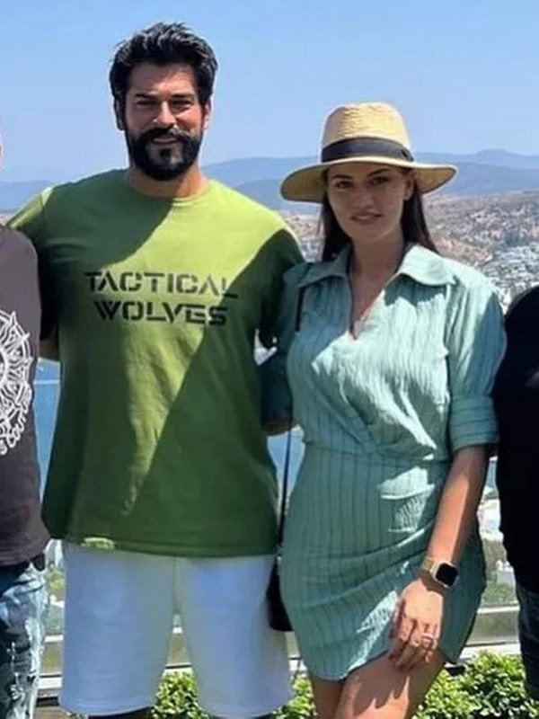 Erkek bebek bekleyen Fahriye Evcen Burak Özçivit çiftinden sokak ortasında şaşırtan itiraf - Resim: 2