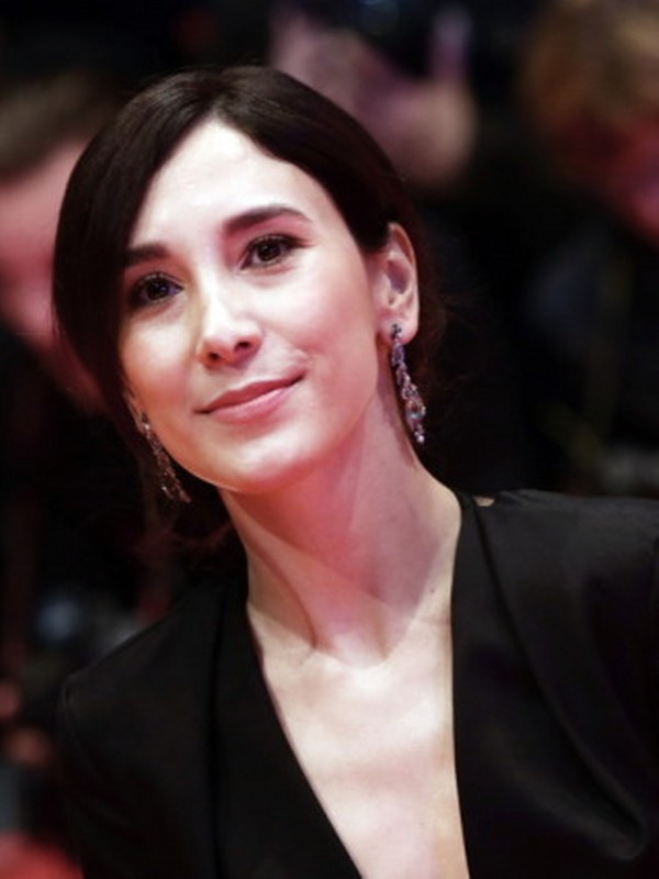 Berkay Ateş ve Sibel Kekilli'nin başrolündeki 'Karanlık Gece'ye Altın Portakal'da en iyi film ödülü geldi - Resim: 0
