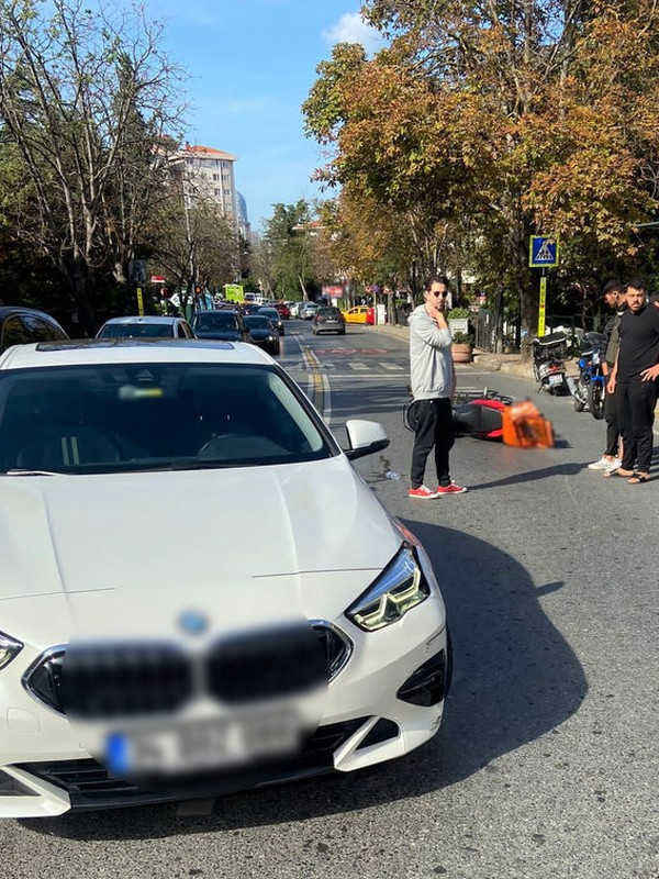 Issız Adam'ın ünlü oyuncusu Cemal Hünal kaza yaptı bir sürücüye çarptı - Resim: 0
