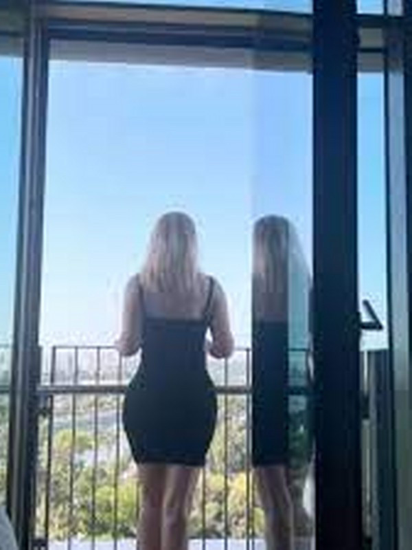 Songül Karlı'nın iddialı pozları! Genç kızlara taş çıkardı - Resim: 2