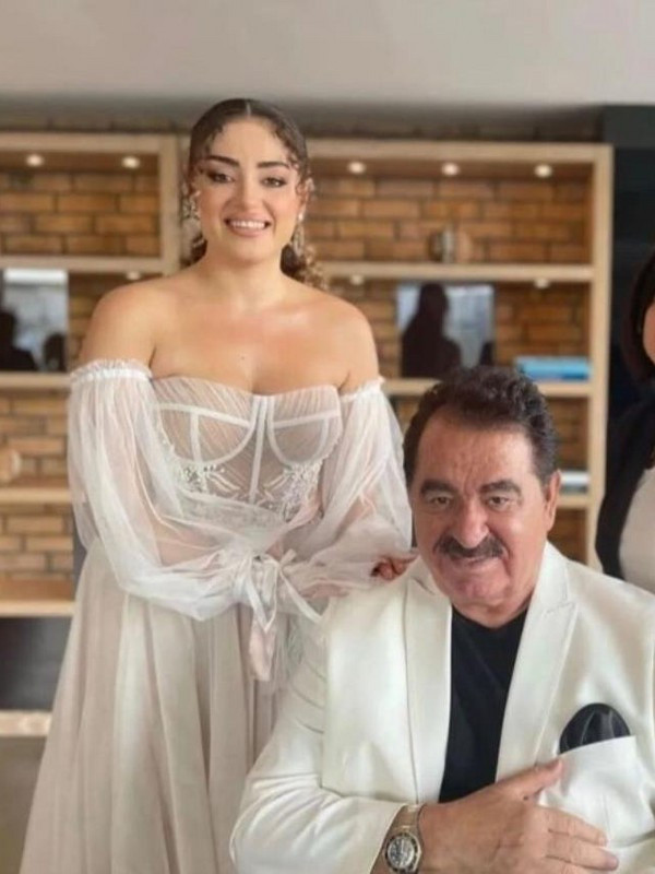 İbrahim Tatlıses'i kızdıracak hareket! Dilan Çıtak öz babasını sildi! - Resim: 1