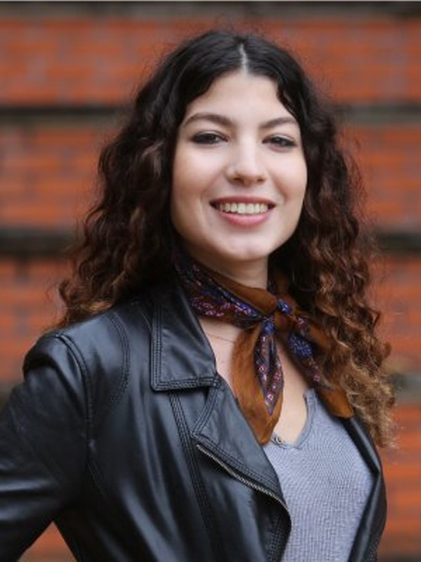 Vahide Perçin kızıyla aynı dizide oynuyormuş meğer! Kızını görünce çok şaşıracaksınız... - Resim: 1