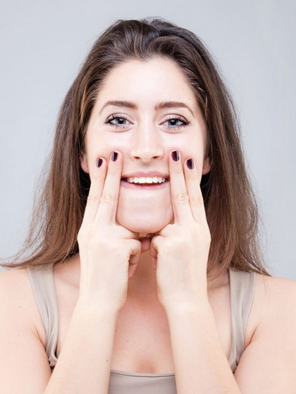 Estetiklere para dökmeye gerek yok! Yüz yogasıyla daha ince bir yüz mümkün - Resim: 1