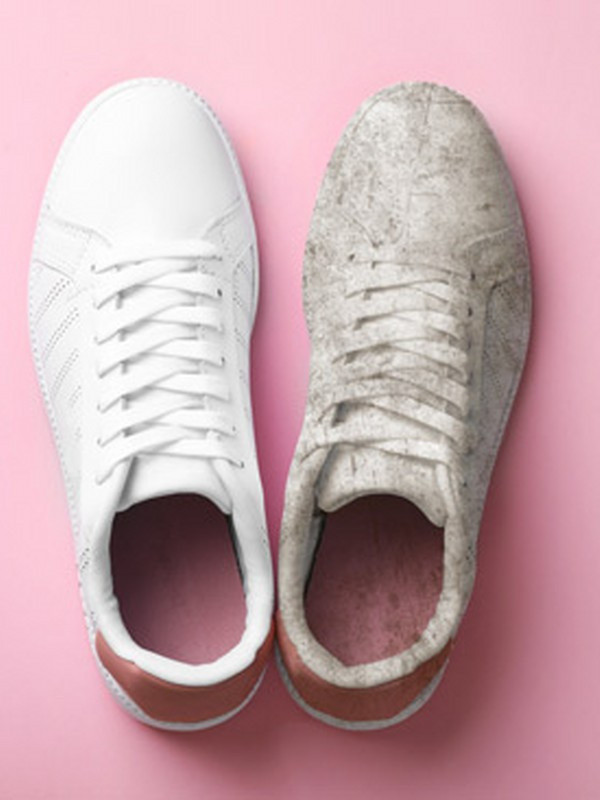 Bu yöntemle eskimiş beyaz spor ayakkabılarınız sakız gibi olacak! - Resim: 0