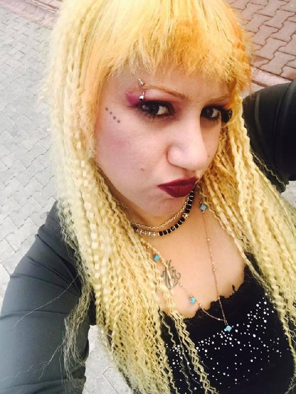 Bar sahibi kadın sokak ortasında öldürüldü - Resim: 2