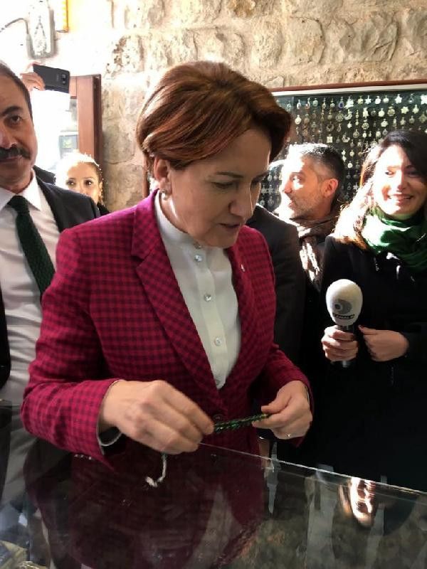 Meral Akşener, Mardin’de tespih ve gümüş küpe satın aldı - Resim: 4