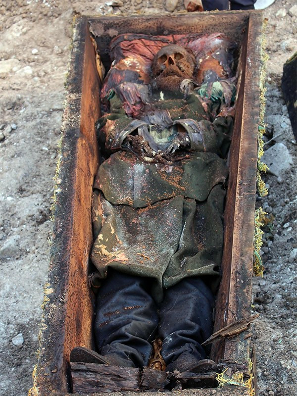 Rus generalin başında 24 saat nöbetteler! - Resim: 3