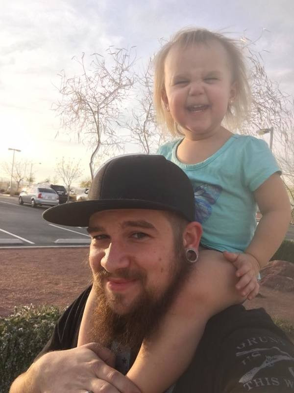 Baba olduktan sonra hayatının şokunu yaşadı genç adam... - Resim: 3