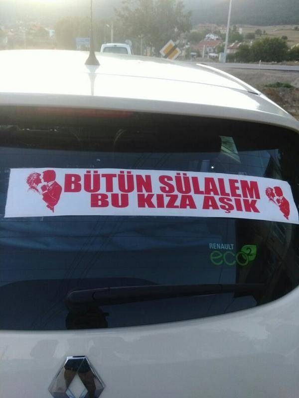 Gelin evlenmeye gidiyordu yazıyı gördükten sonra... - Resim: 3