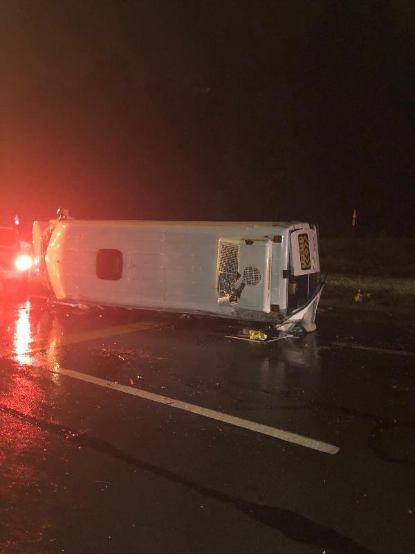 Maçtan dönen otobüs devrildi çok sayıda sporcu yaralandı - Resim: 3