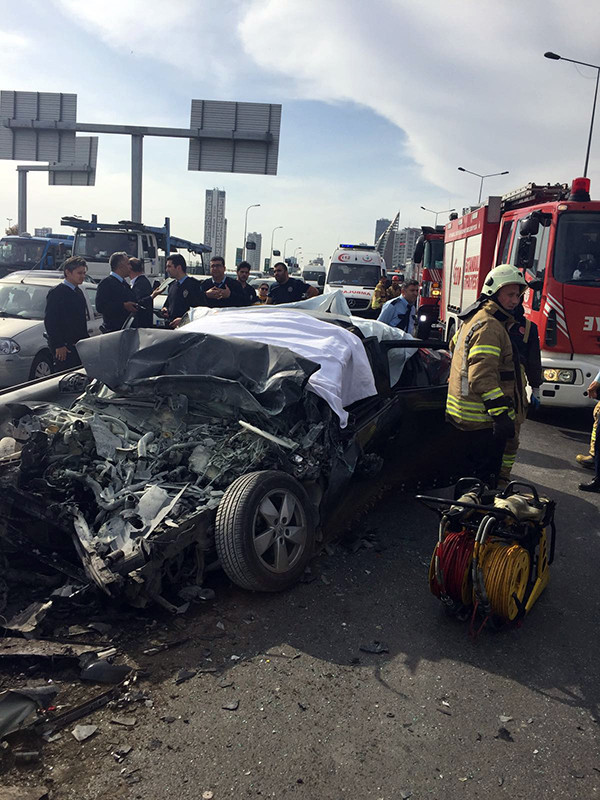 İstanbul'da feci kaza: Çok sayıda ölü var! - Resim: 4