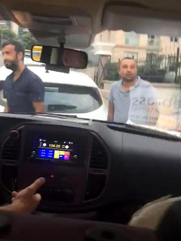 İstanbul'da şok görüntü! Bir anda etrafını sardılar ve... - Resim: 4