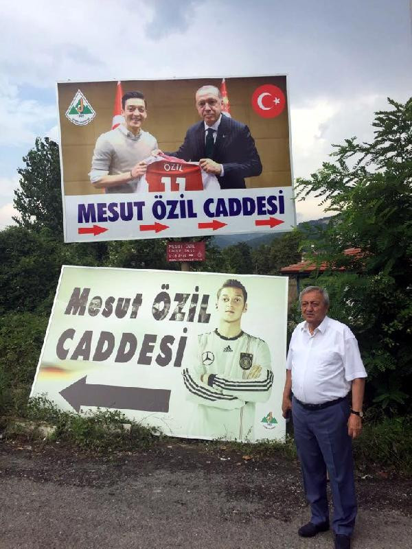 Mesut'un Almanya formalı tabelası değişti yerine gelene bakın! - Resim: 1