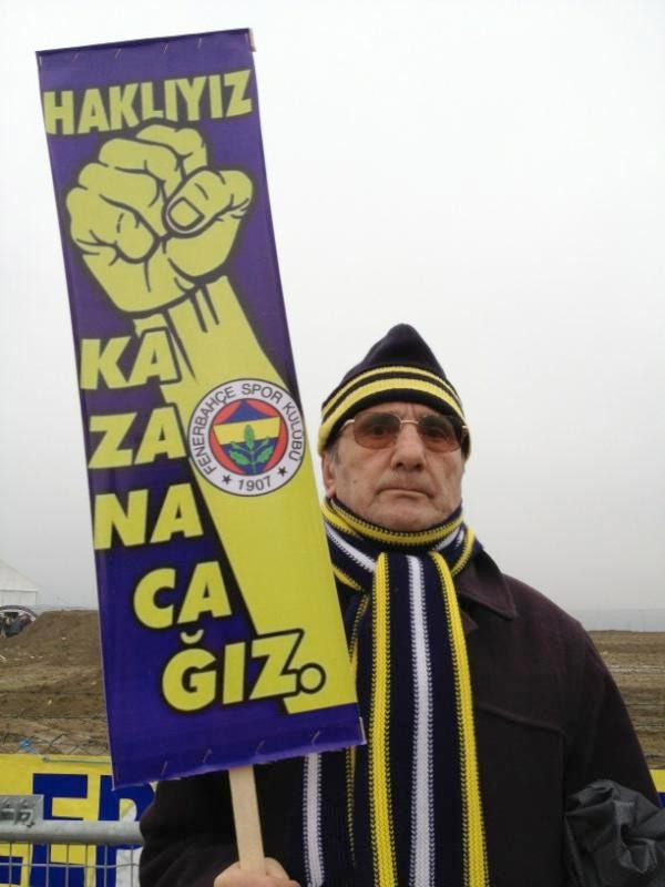 F.Bahçe taraftarından cemaat pankartı - Resim: 4