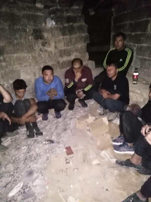 Van'da helikopter destekli kaçak göçmen operasyonu! 48 kişi yakalandı - Resim: 4