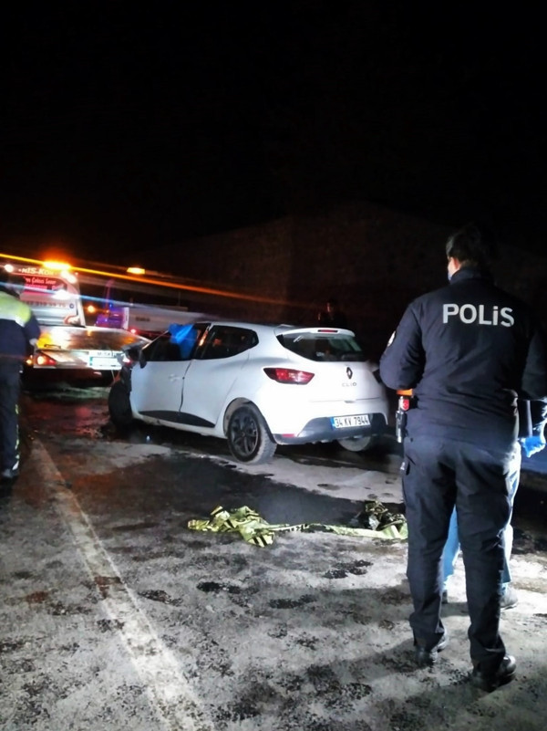 Sakarya'da D-100 karayolu kana bulandı! Ölü ve yaralılar var - Resim: 0