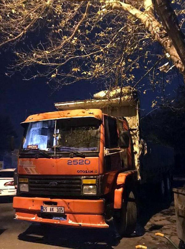 Koyun var dedikleri kamyonun kasasına bakan jandarma şok oldu - Resim: 0