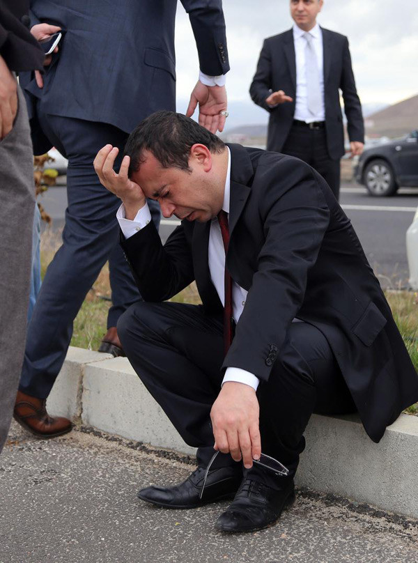 Bahçeli'nin konvoyunda korkunç kaza - Resim: 2