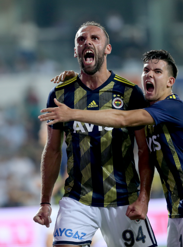 Fenerbahçe'nin Vedat Muriç kararı belli oldu! Sözleşmedeki bomba detaya bakın - Resim: 1