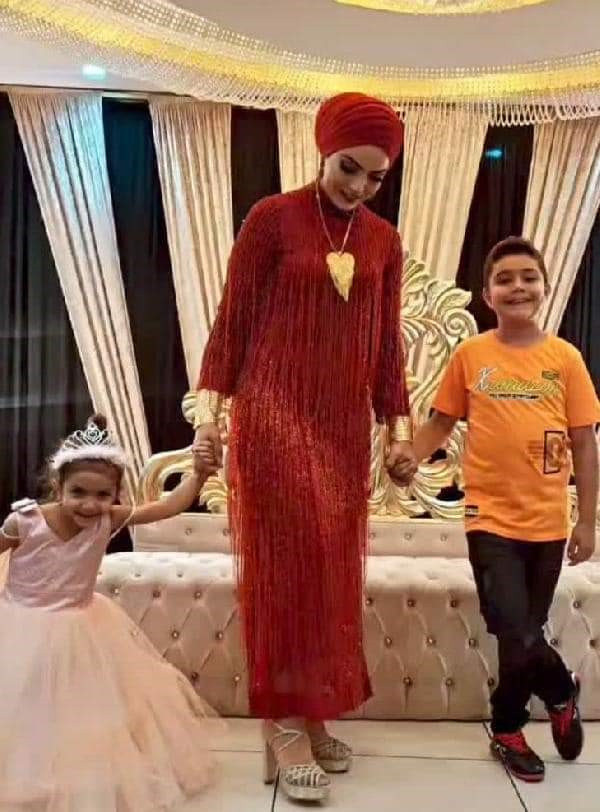 Kayseri'de en acı cenaze: 13. kattan düşen anne ve 2 çocuğu yan yana son yolculuğuna uğurlandı - Resim: 3