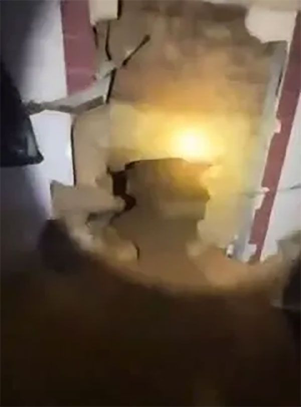 Sinagog'da gizli tüneller bulundu! Kız çocuklarını kaçırıp tecavüz, organ kaçakçılığı, yataklardaki kan izleri... - Resim: 2