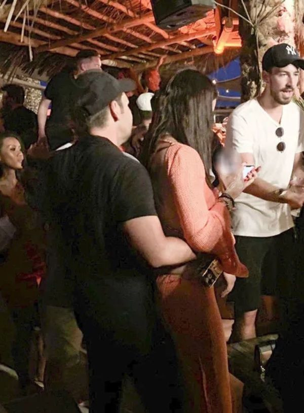 Adriana Lima'nın sevgilisi Emir Uyar'ın bıraktığı bahşiş olay oldu! Bakın ne kadar bahşiş bıraktı - Resim: 2