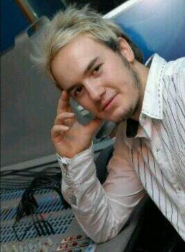 Görünce sizde tanıyamayacaksınız! Mustafa Ceceli'nin o dizideki fotoğrafları görenlere "Bu kim?" dedirtti - Resim: 1