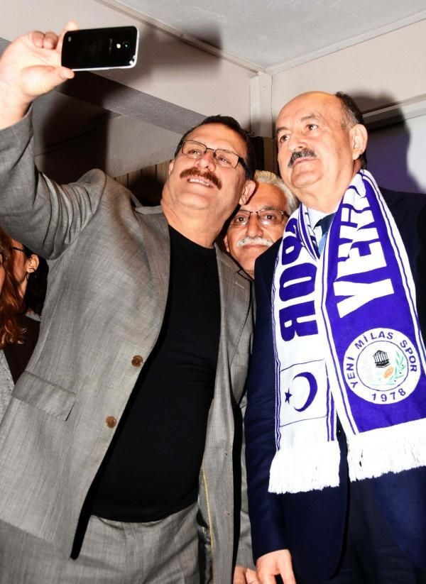 Bakanın selfie kazası! Korumalar son anda... - Resim: 4