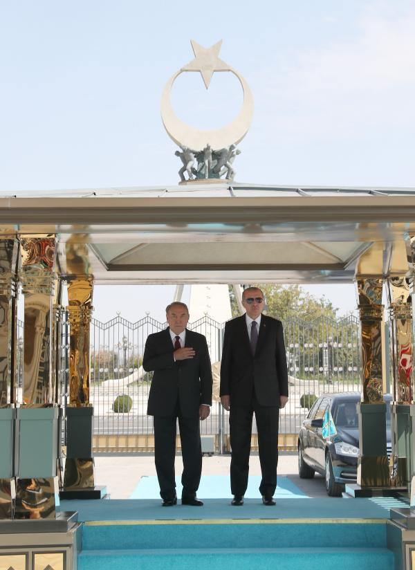 Erdoğan, Nazarbayev'i törenle karşıladı! O detay dikkat çekti - Resim: 3