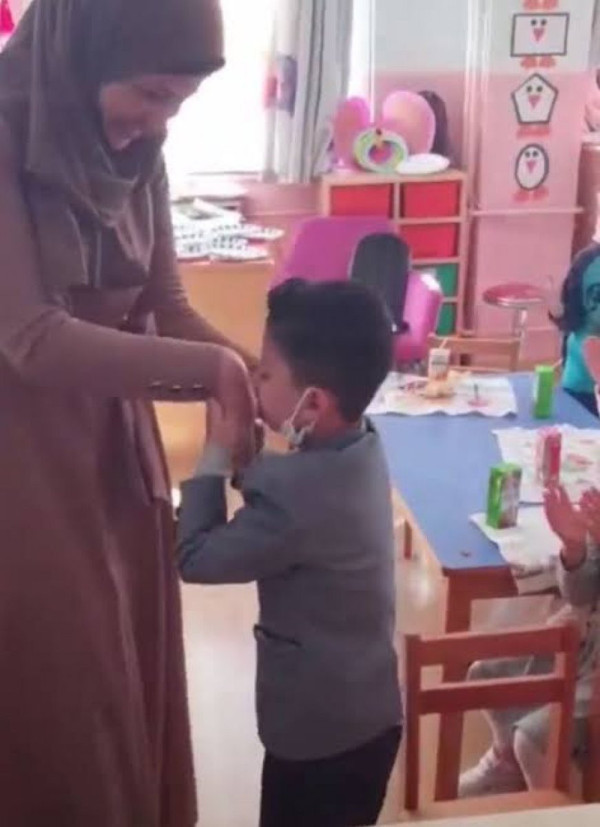 'Kovuldu' denmişti! Milyonları duygulandıran Dilara öğretmenle ilgili Milli Eğitim açıklama yaptı: Meğer... - Resim: 0