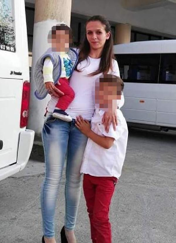 Dehşet evi! Annesinin cesedi başında ağlarken bulundu - Resim: 2