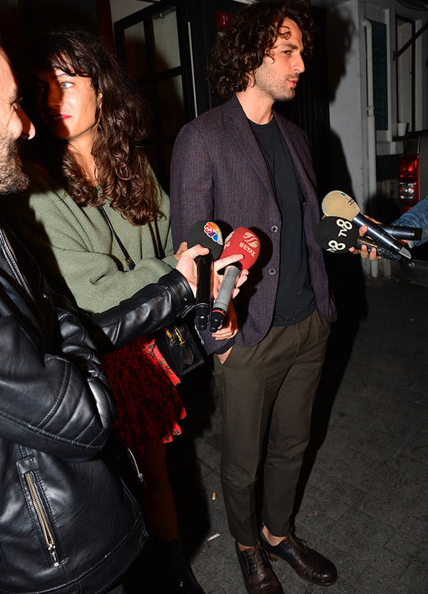 Yakışıklı oyuncu dudağındaki ruj izlerini silmeyi unuttu! Doğum günü sürprizi... - Resim: 4