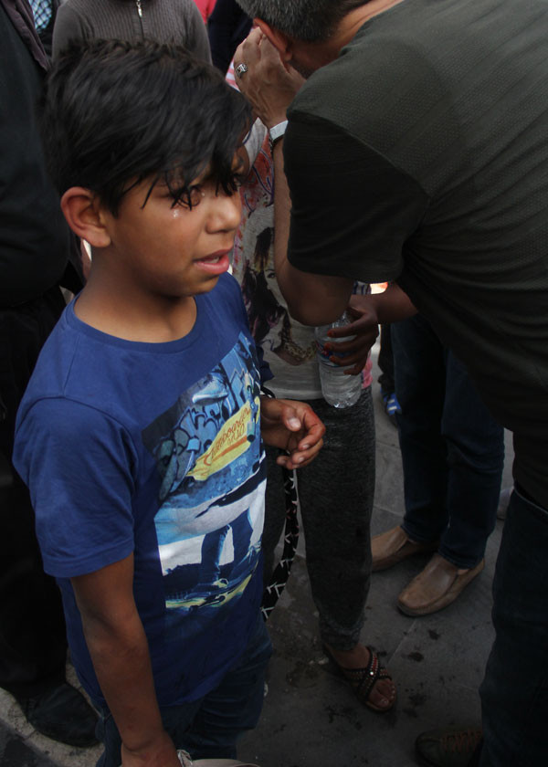 Kocasıyla tartıştı, çocuklarının önünde kendini bıçakladı - Resim: 4