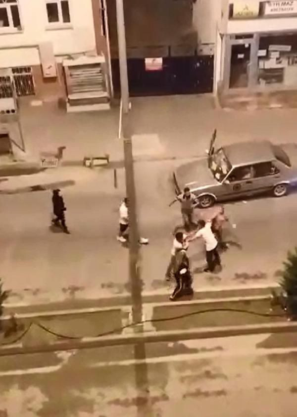 Bolu'da cami duvarına tuvaletini yapan kişiyi uyardı! Kafasını şişeyle yardılar - Resim: 3