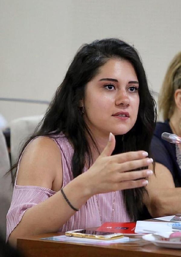 CHP'li Belediye Meclis Üyesi Dila Koyurga Erdoğan'a hakaretten gözaltına alındı - Resim: 0