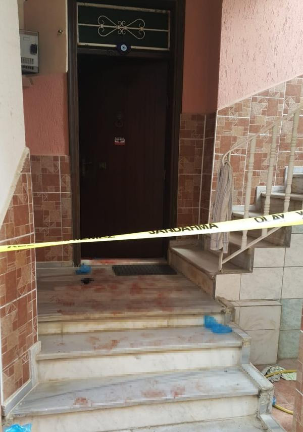 Antalya'da vahşet! Kıskançlık yüzünden arkadaşını öldürüp cinsel organını kesti - Resim: 0