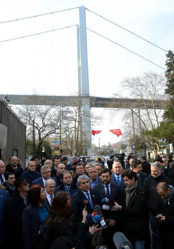 CHP'liler Reina'da dua edip özür diledi! - Resim: 4