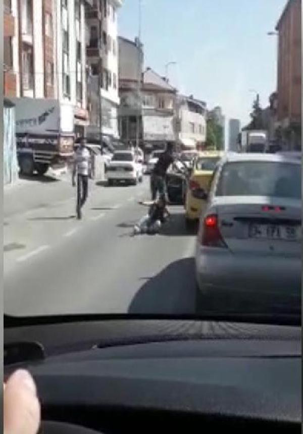Genç kadını arabadan aşağı atan taksicinin ifadesi pes dedirtti! - Resim: 4