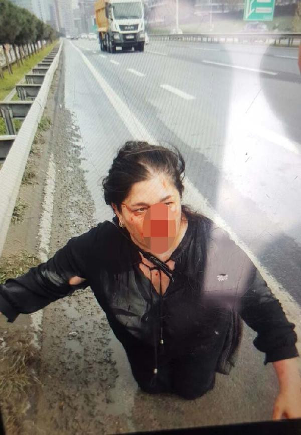 Bu da Uber sürücüsü dehşeti! Kadın yolcuyu dövüp yola attı - Resim: 3