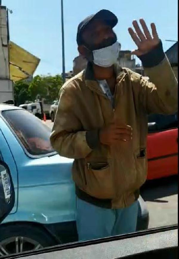 Kolunu saklayarak dilenirken JASAT ekibine yakalandı! Denizli'de pes dedirten olay - Resim: 0