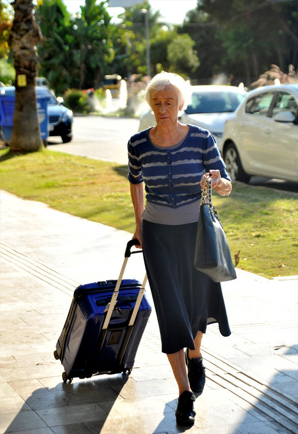 Deniz Baykal'ın eşi Olcay Baykal haberi alır almaz... - Resim: 2