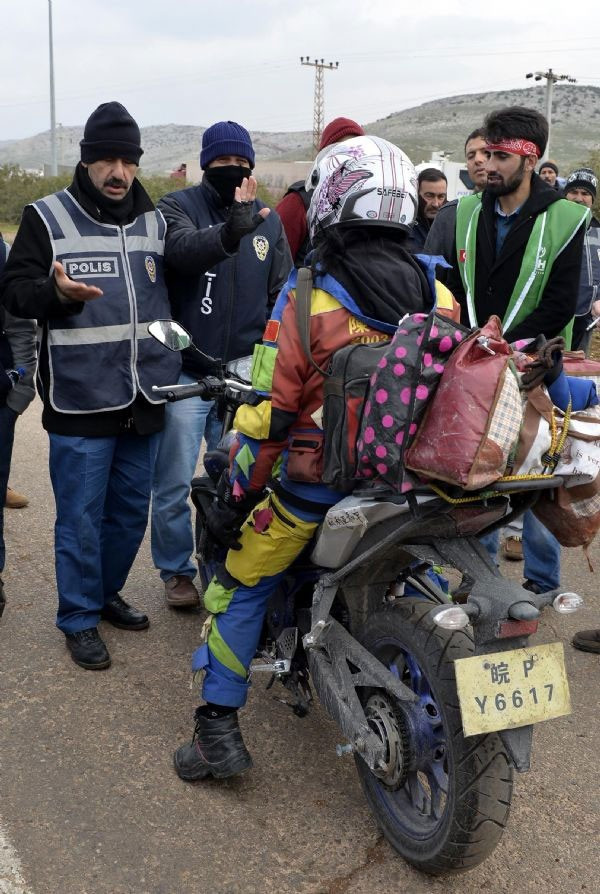 Çinli turist ile polis arasında güldüren diyalog - Resim: 2