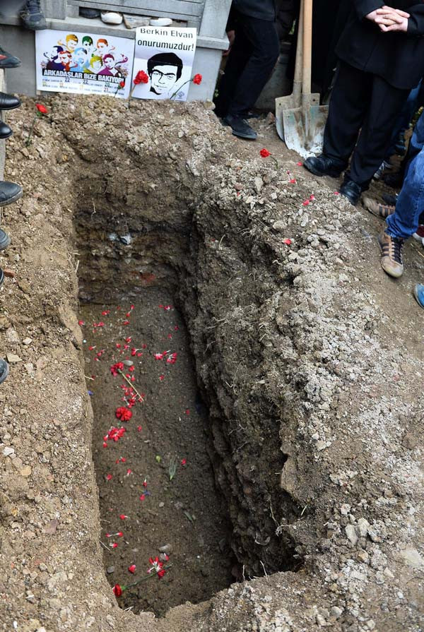 Berkin Elvan toprağa verildi - Resim: 1