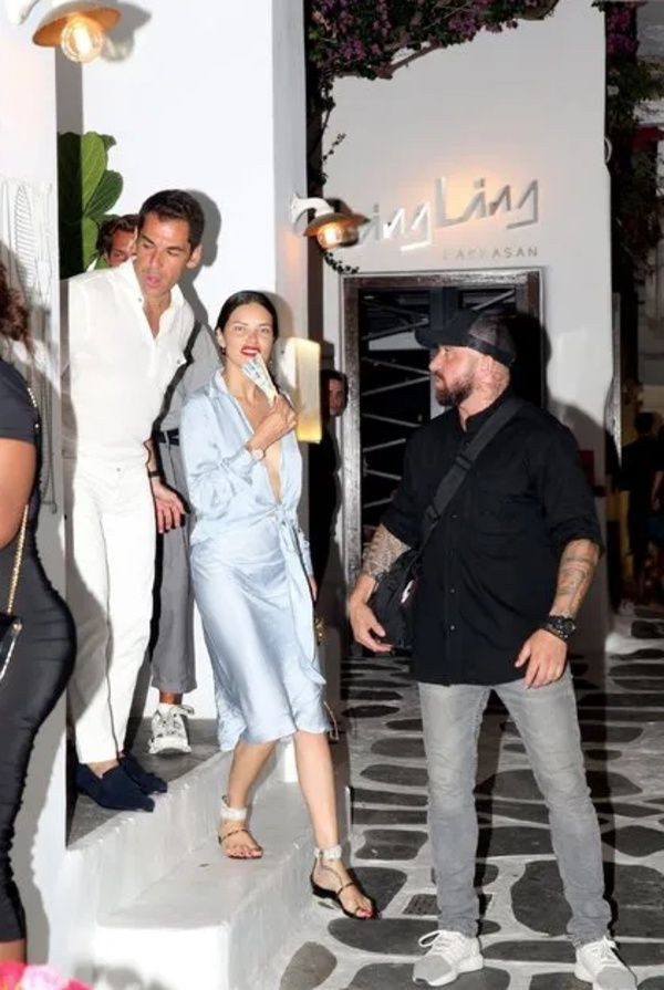 Türk iş adamı Emir Uyar ile aşk yaşayan Adriana Lima'dan iddialı paylaşım! - Resim: 3