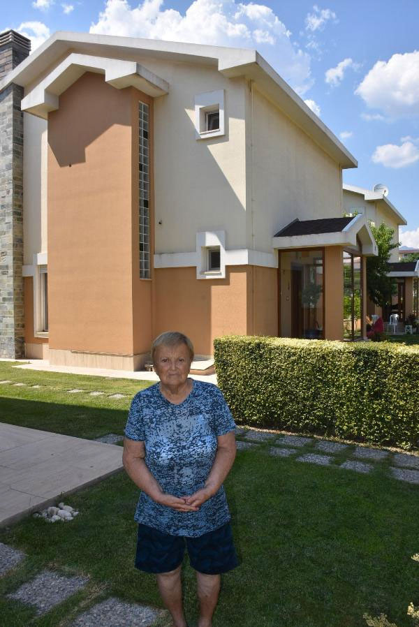 İzmir'de FETÖ ile korkuttukları kadına 5 milyon liralık villasını sattırdılar - Resim: 0