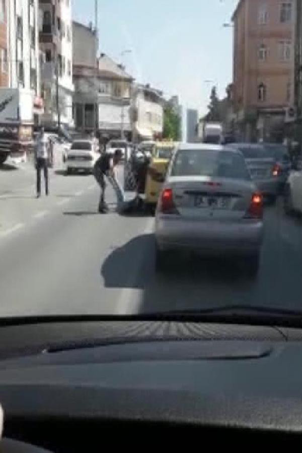 Genç kadını arabadan aşağı atan taksicinin ifadesi pes dedirtti! - Resim: 3