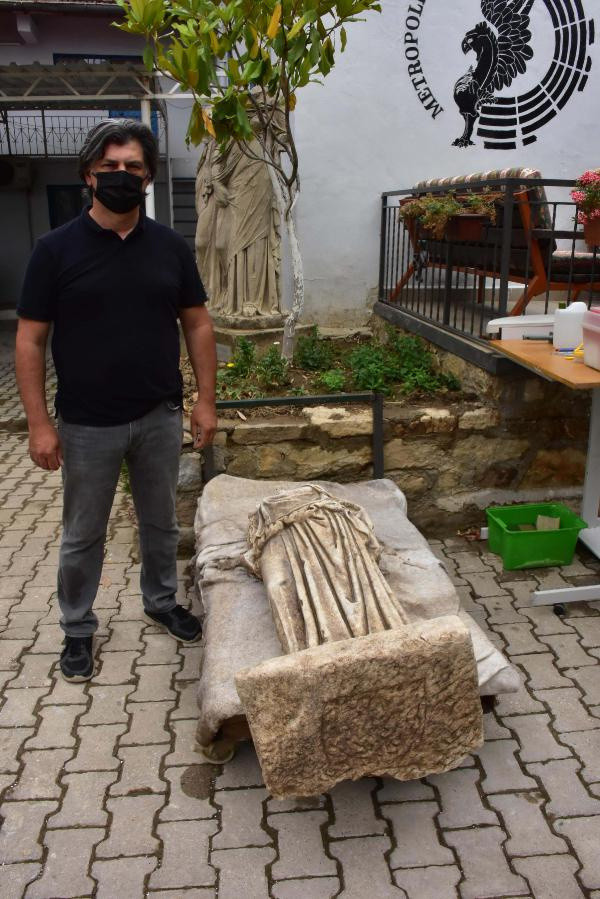 'Güzel sürprizle başladık' deyip açıkladı! İzmir'de bulundu 1,5 metre boyunda - Resim: 0