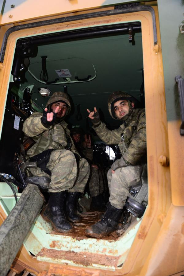 Afrin'e böyle uğurlandılar! Düğüne gidiyoruz... - Resim: 1