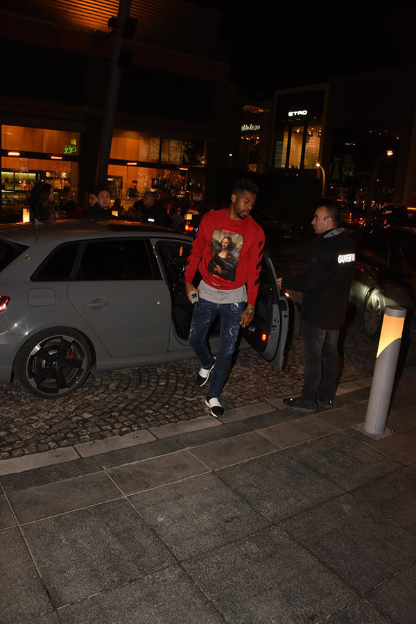 Ryan Donk paniğe kapılınca eşini unuttu - Resim: 2