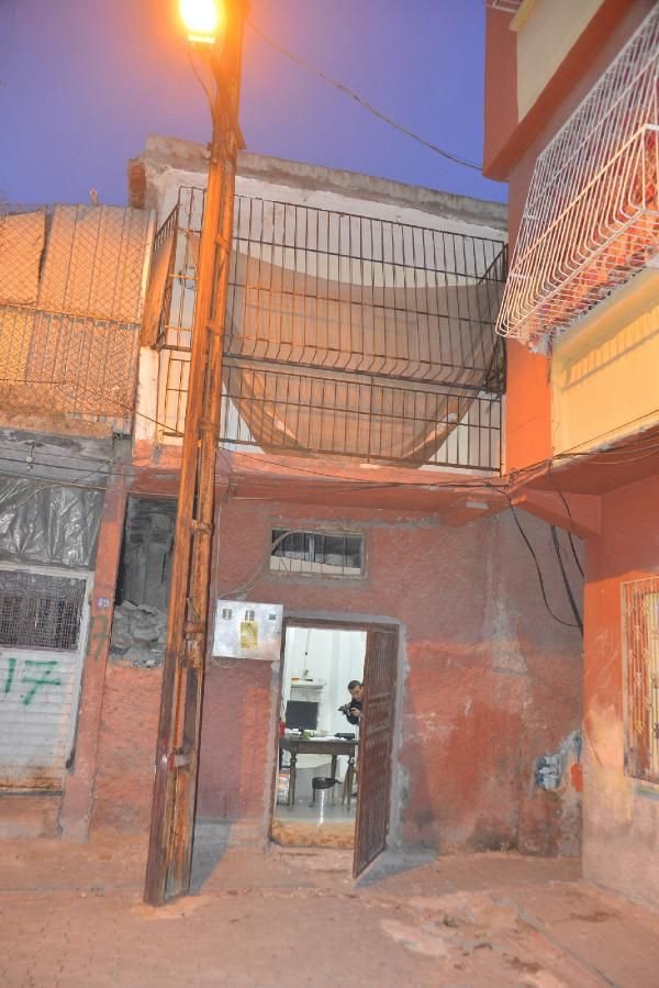 Adana'da gizli bölmeli kaçak hastaneye baskın doktorlar da sahte çıktı - Resim: 2